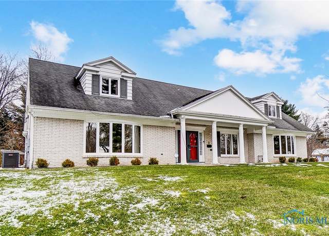 Property at 5063 Chatham Valley Dr, Toledo, OH 43615, 4 beds, 3.5 baths