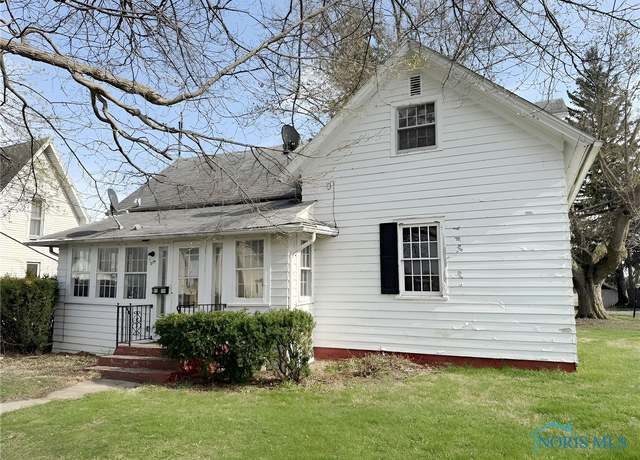 Property at 319 W High St, Hicksville, OH 43526, 4 beds, 1.5 baths