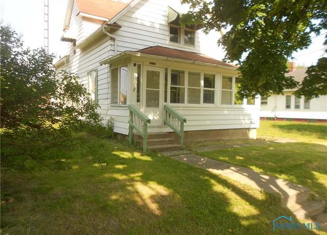Property at 2815 Mulberry St, Toledo, OH 43608, 3 beds, 1 bath
