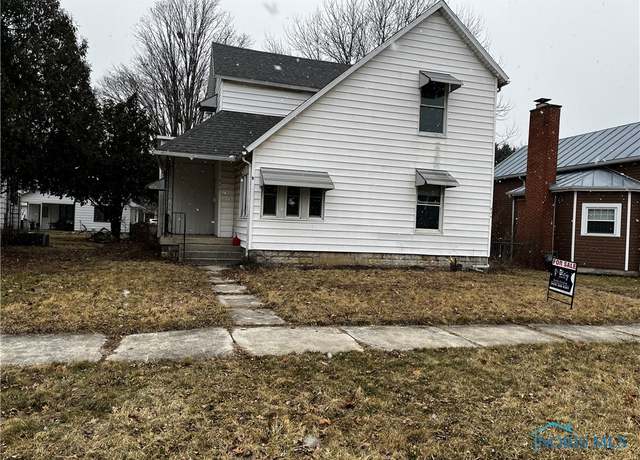 Property at 824-826 S West St, Findlay, OH 45840, 4 beds, 2 baths