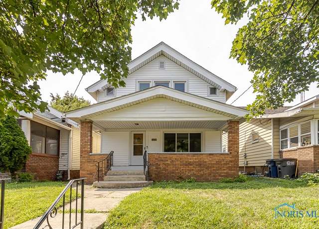 Property at 1620 Kelsey Ave, Toledo, OH 43605, 3 beds, 2 baths