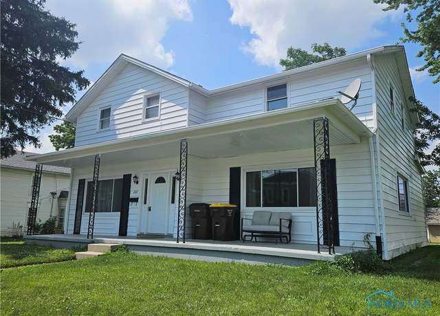 Property at 222 Hopkins St, Defiance, OH 43512, 4 beds, 1.5 baths