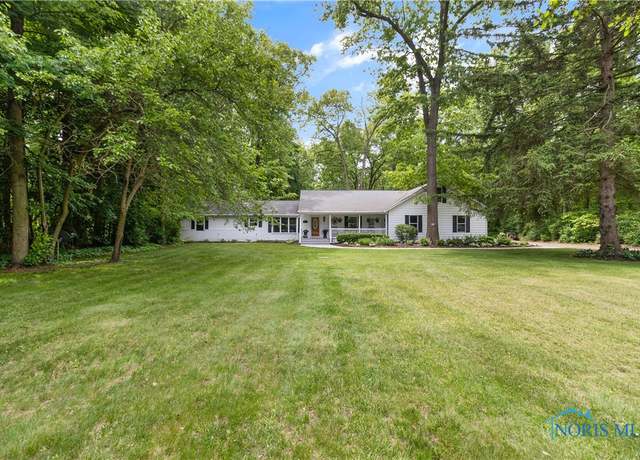 Property at 7915 W Bancroft St, Toledo, OH 43617, 4 beds, 3 baths