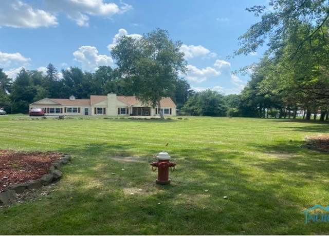 Property at 1036 Saint Andrews Rd, Toledo, OH 43607, 5 beds, 2.5 baths