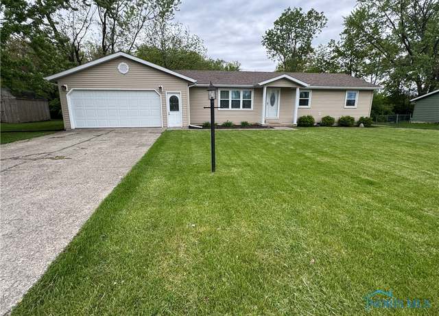 Property at 1024 W High St, Defiance, OH 43512, 3 beds, 1.5 baths