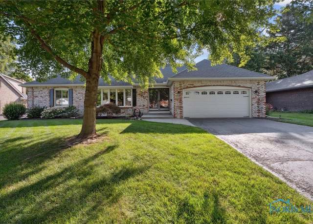 Property at 1781 Valley Way Dr, Toledo, OH 43614, 3 beds, 2.5 baths
