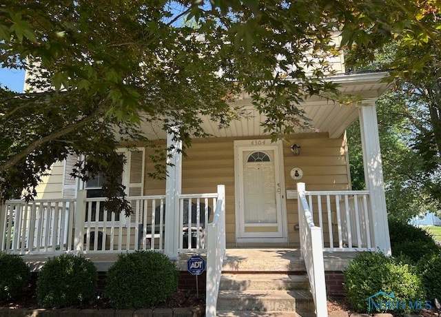 Property at 4304 Lyman Ave, Toledo, OH 43612, 3 beds, 1 bath