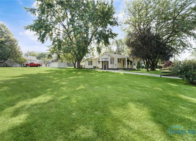 Property at 1903 Sharon Dr, Northwood, OH 43619, 3 beds, 1 bath