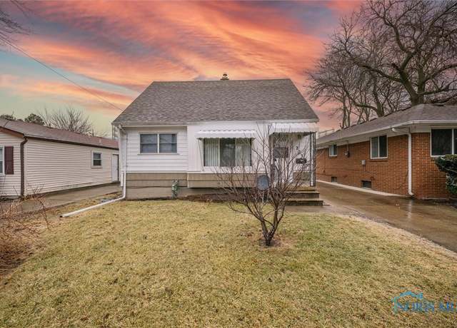 Property at 223 Dearborn Ave, Toledo, OH 43605, 3 beds, 1.5 baths