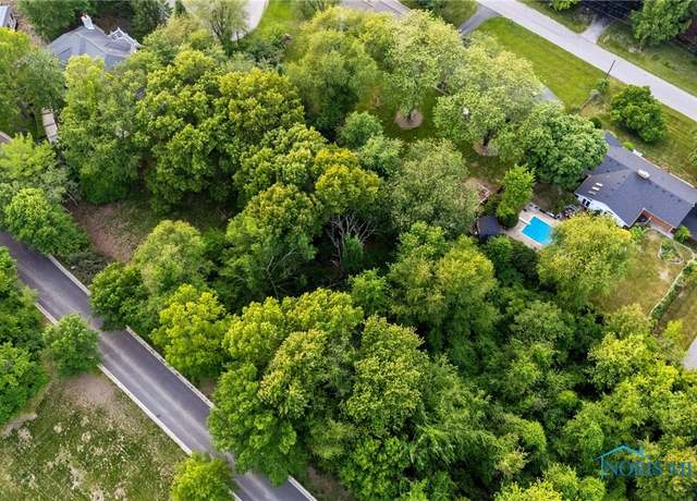 Property at 4812 Cinnamon Ln, Sylvania, OH 43560