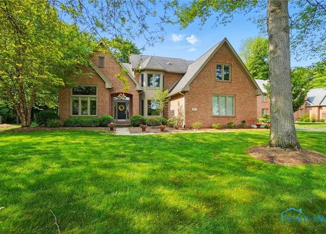 Property at 8917 Royal Oak Dr, Holland, OH 43528, 4 beds, 3.5 baths