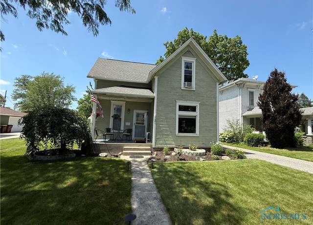 Property at 121 E Cornelia St, Hicksville, OH 43526, 4 beds, 2 baths