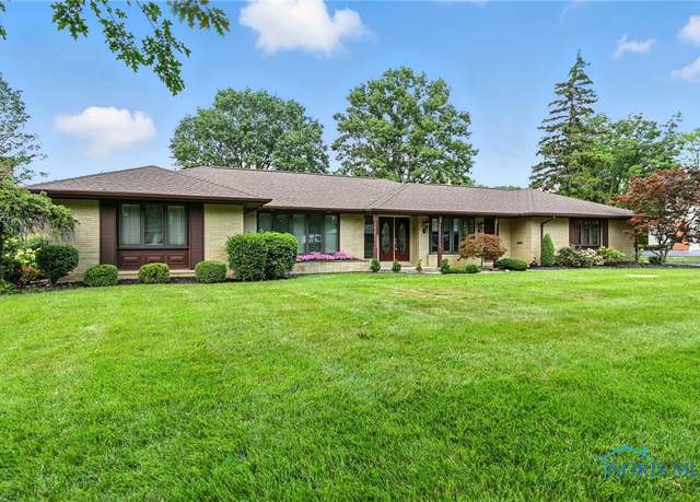 Property at 128 Church Hill Dr, Findlay, OH 45840, 3 beds, 3 baths