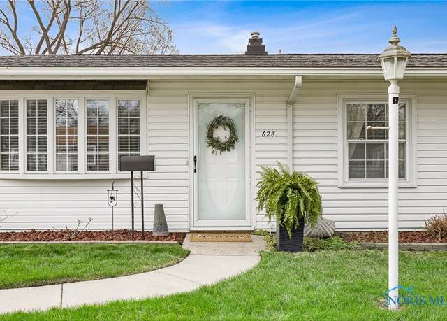 Property at 628 Greenfield Dr, Maumee, OH 43537, 3 beds, 1 bath