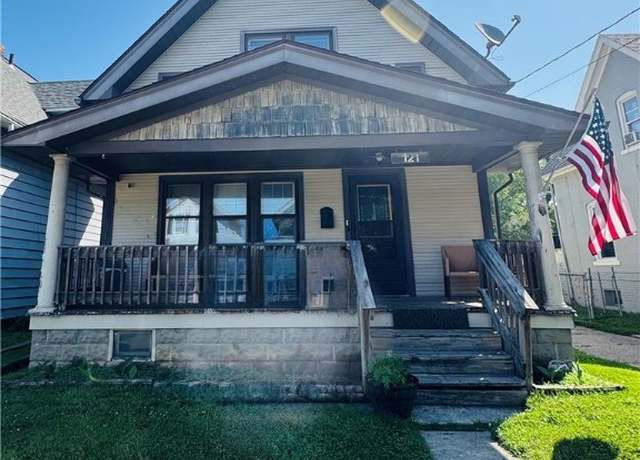 Property at 121 Steel St, Toledo, OH 43605, 3 beds, 2 baths