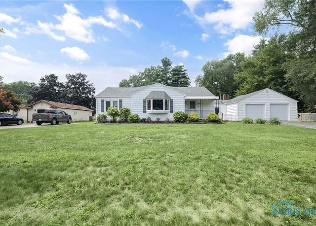 Property at 4315 Willis Blvd, Toledo, OH 43623, 3 beds, 2.5 baths