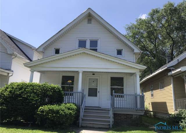 Property at 422 E Lake St, Toledo, OH 43608, 3 beds, 1.5 baths