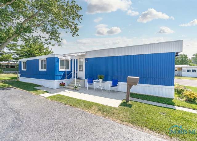 Property at 1854 Huntington Dr, Findlay, OH 45840, 3 beds, 2 baths