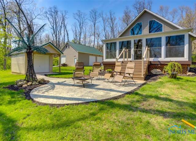 Photo of 140 Norman Dr, Middle Bass Island, OH 43446