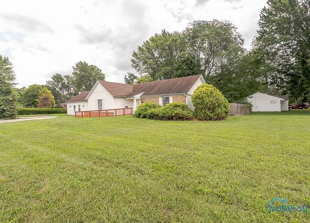 Property at 4225 Graceway Dr, Toledo, OH 43606, 4 beds, 3 baths