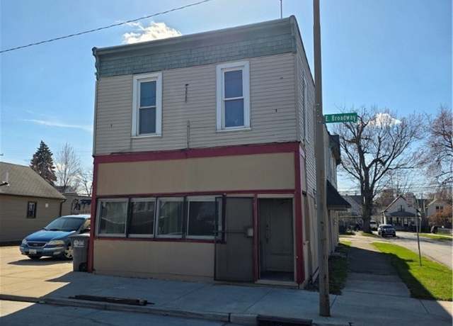 Property at 702 E Broadway St, Toledo, OH 43605, 5 beds, 3 baths