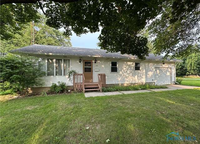 Property at 120 N Oakwood St, Wauseon, OH 43567, 3 beds, 1 bath