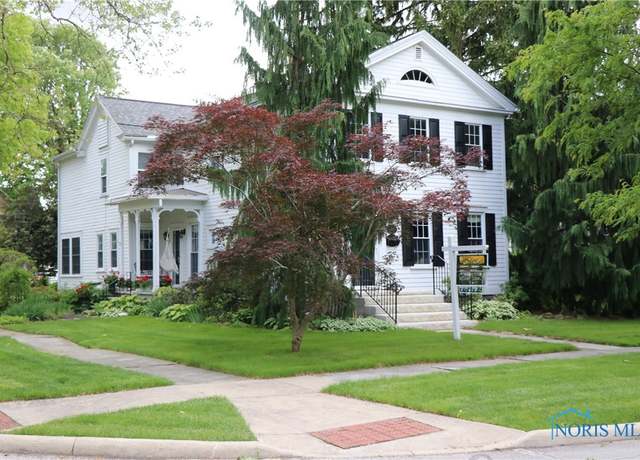 Property at 232 E Wayne St, Maumee, OH 43537, 4 beds, 2.5 baths