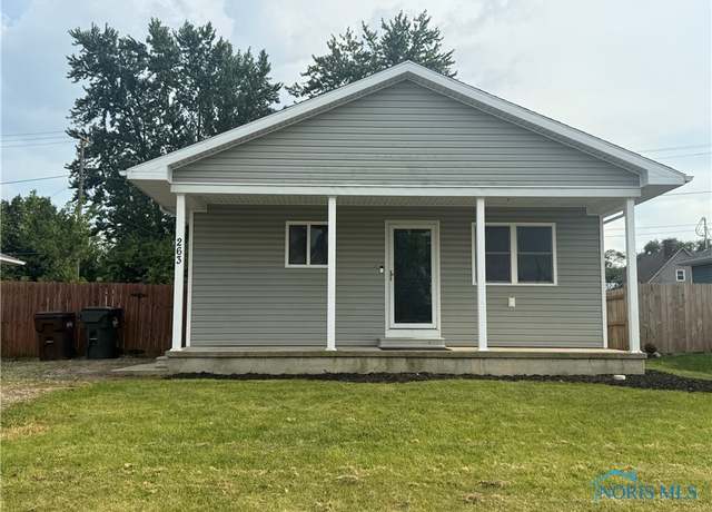 Property at 263 3rd Ave, Tiffin, OH 44883, 3 beds, 1.5 baths