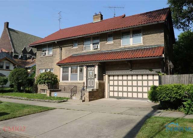 Property at 2370 Parkwood Ave, Toledo, OH 43620, 4 beds, 1.5 baths