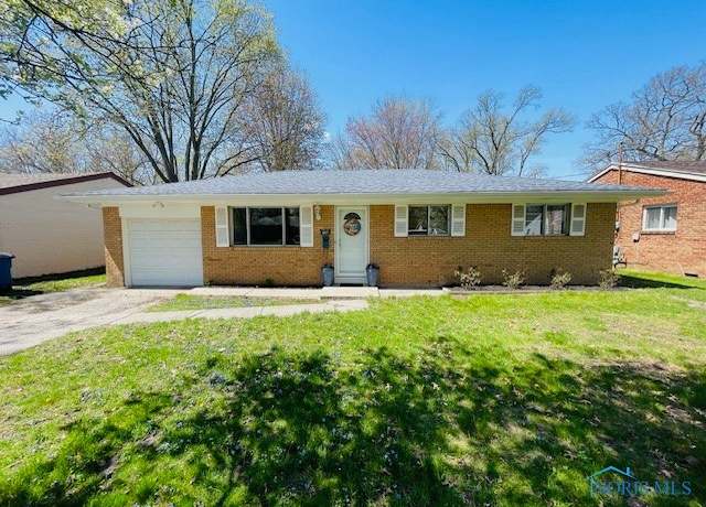 Property at 837 Cuba St, Toledo, OH 43615, 3 beds, 1.5 baths