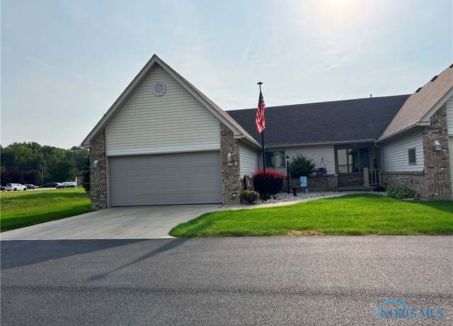 Property at 4259 Townhouse Dr Unit F, Oregon, OH 43616, 2 beds, 2 baths