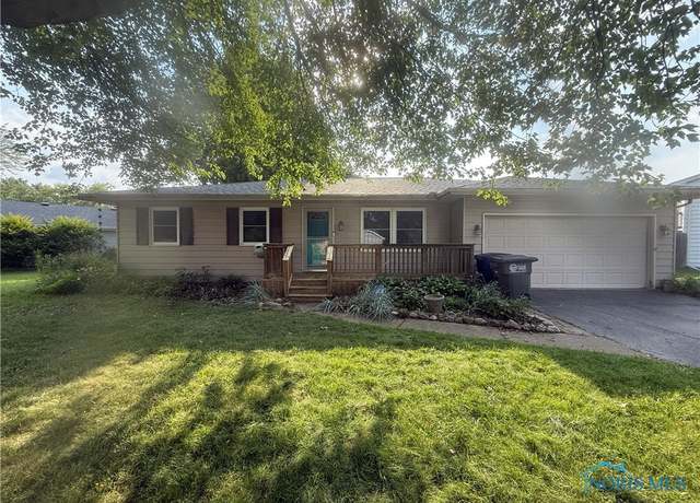 Property at 2148 Laurel Valley Dr, Toledo, OH 43614, 3 beds, 2 baths