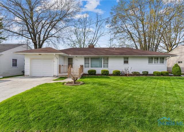 Property at 301 Lexington Ave, Findlay, OH 45840, 3 beds, 2 baths