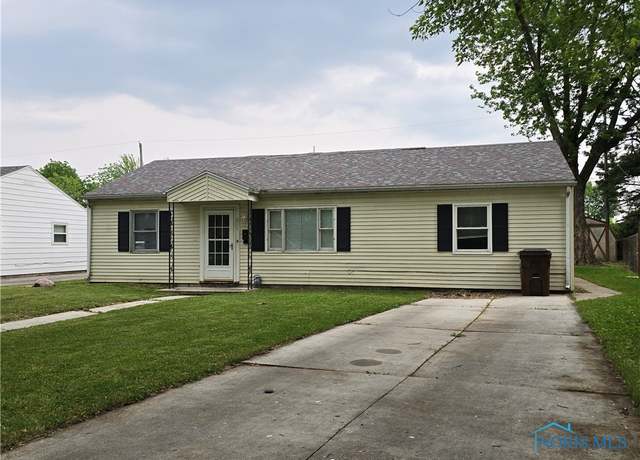 Property at 711 Circle Dr, Fostoria, OH 44830, 3 beds, 1 bath