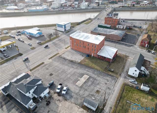 Property at 208 E State St, Fremont, OH 43420
