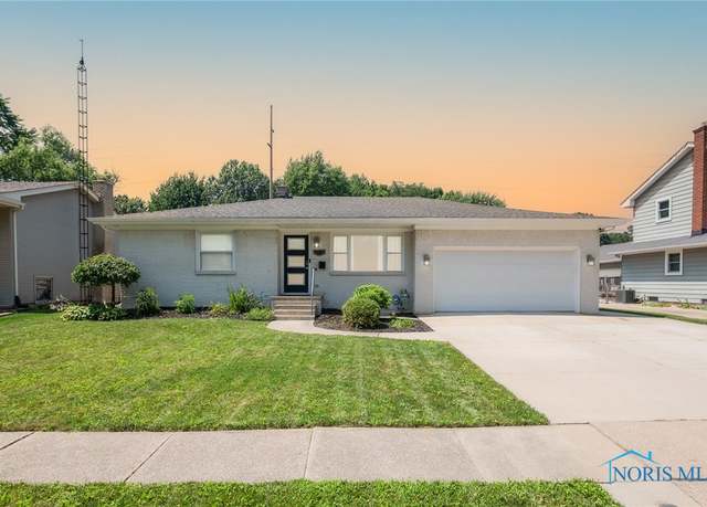 Property at 517 Meadow Springs Rd, Maumee, OH 43537, 2 beds, 2.5 baths