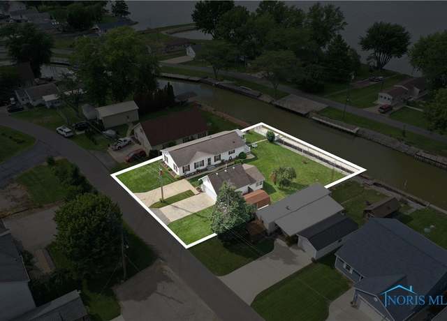Property at 2915 W Risingsun Rd, Port Clinton, OH 43452, 3 beds, 2 baths