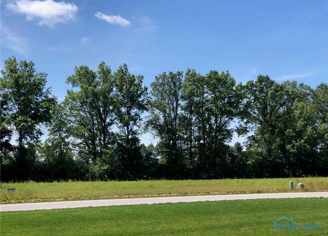 Property at 139 Coach House Loop, Bowling Green, OH 43402
