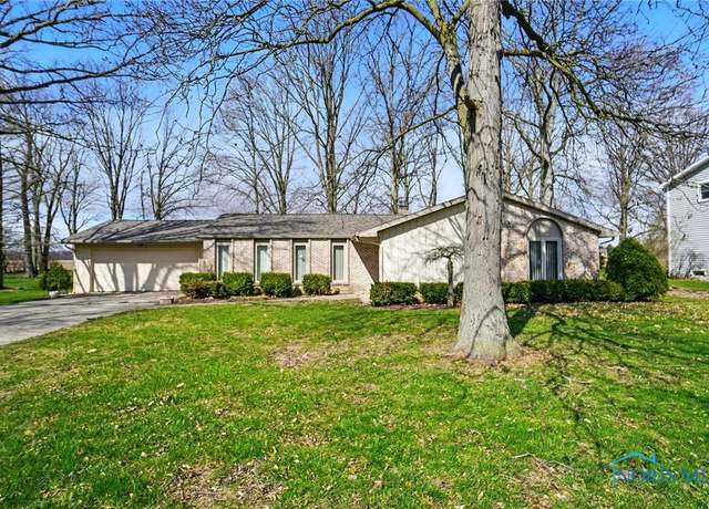 Property at 105 Oak Meadows Dr, Bryan, OH 43506, 3 beds, 2 baths