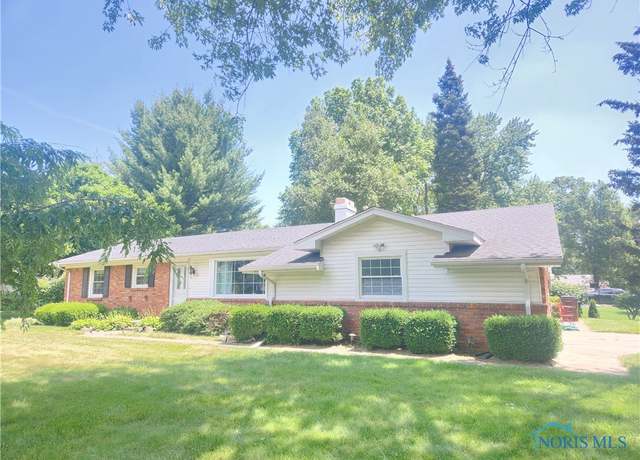 Property at 4530 Vineyard Blvd, Toledo, OH 43623, 3 beds, 1.5 baths