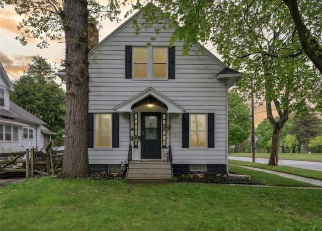 Property at 3555 Island Ave, Toledo, OH 43614, 3 beds, 1.5 baths