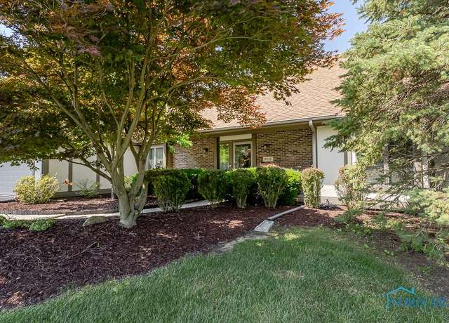 Property at 8036 Ivywood Ln, Sylvania, OH 43560, 3 beds, 2.5 baths