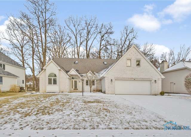 Property at 735 Saint Annes Dr, Holland, OH 43528, 3 beds, 2.5 baths