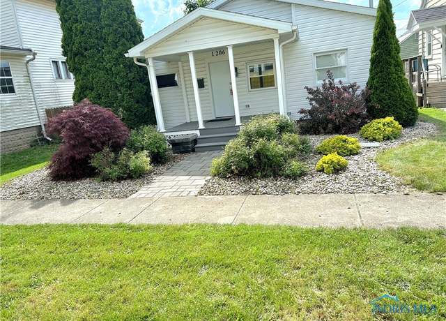 Property at 1206 White Ave, Fremont, OH 43420, 1 bed, 1 bath