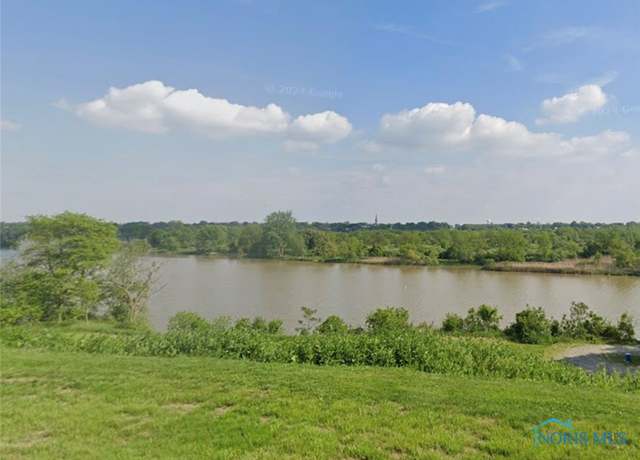 Property at 1036 River Rd, Maumee, OH 43537