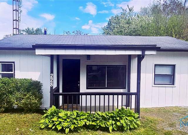 Property at 228 Deigle Dr, Toledo, OH 43615, 2 beds, 1 bath