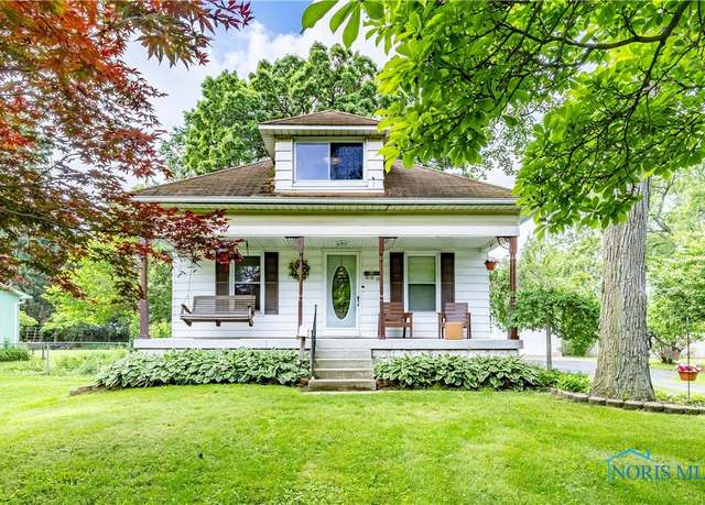 Property at 5595 Fryer Ave, Toledo, OH 43615, 4 beds, 2 baths