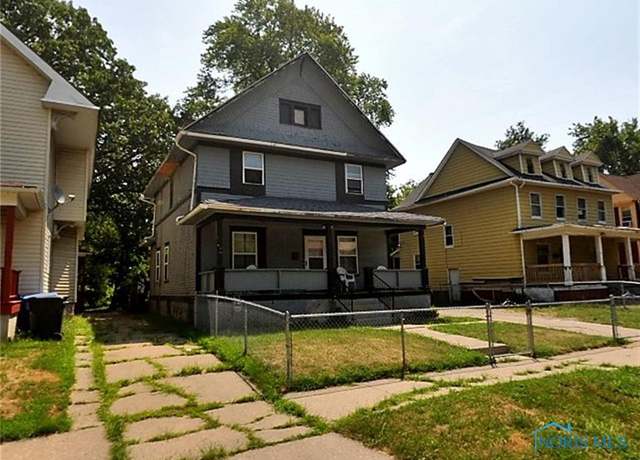 Property at 2368 Maplewood Ave, Toledo, OH 43620, 4 beds, 2 baths