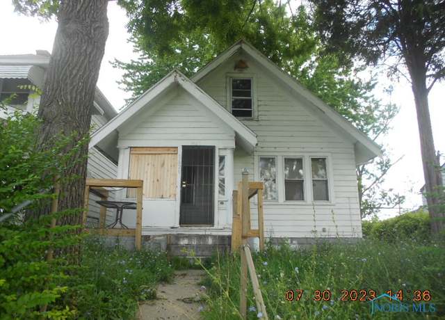 Property at 1620 Denver Ave, Toledo, OH 43605, 3 beds, 1 bath