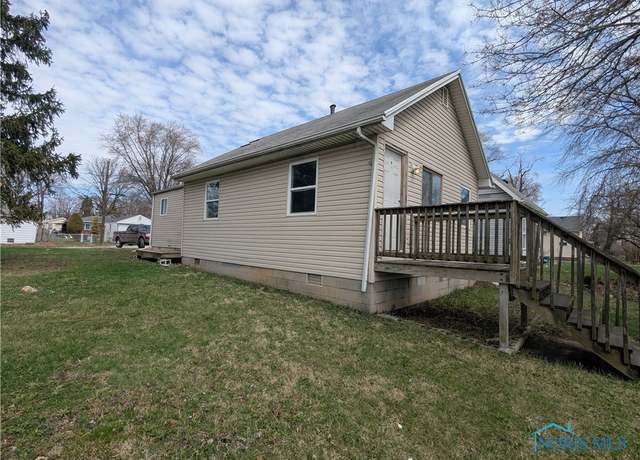 Property at 1915 Navarre Ave, Toledo, OH 43605, 2 beds, 1 bath